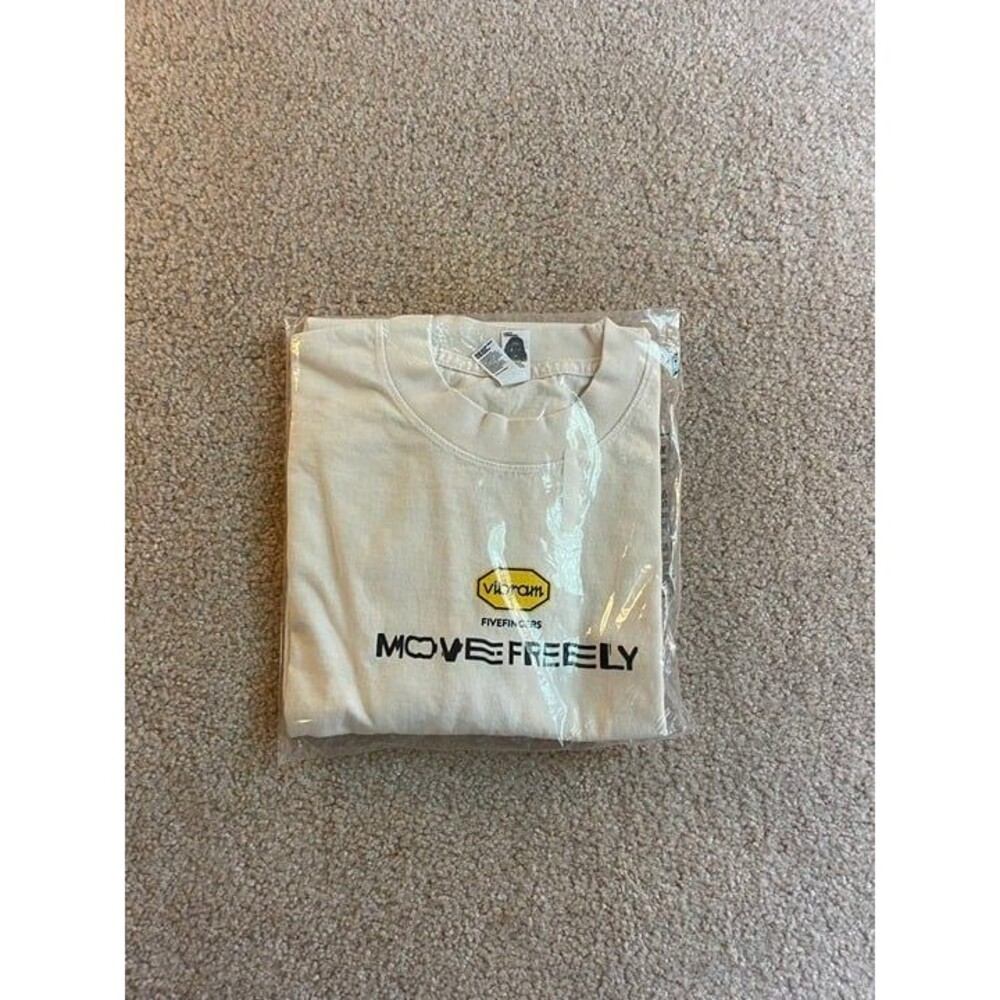 vibram five fingers T-Shirt
